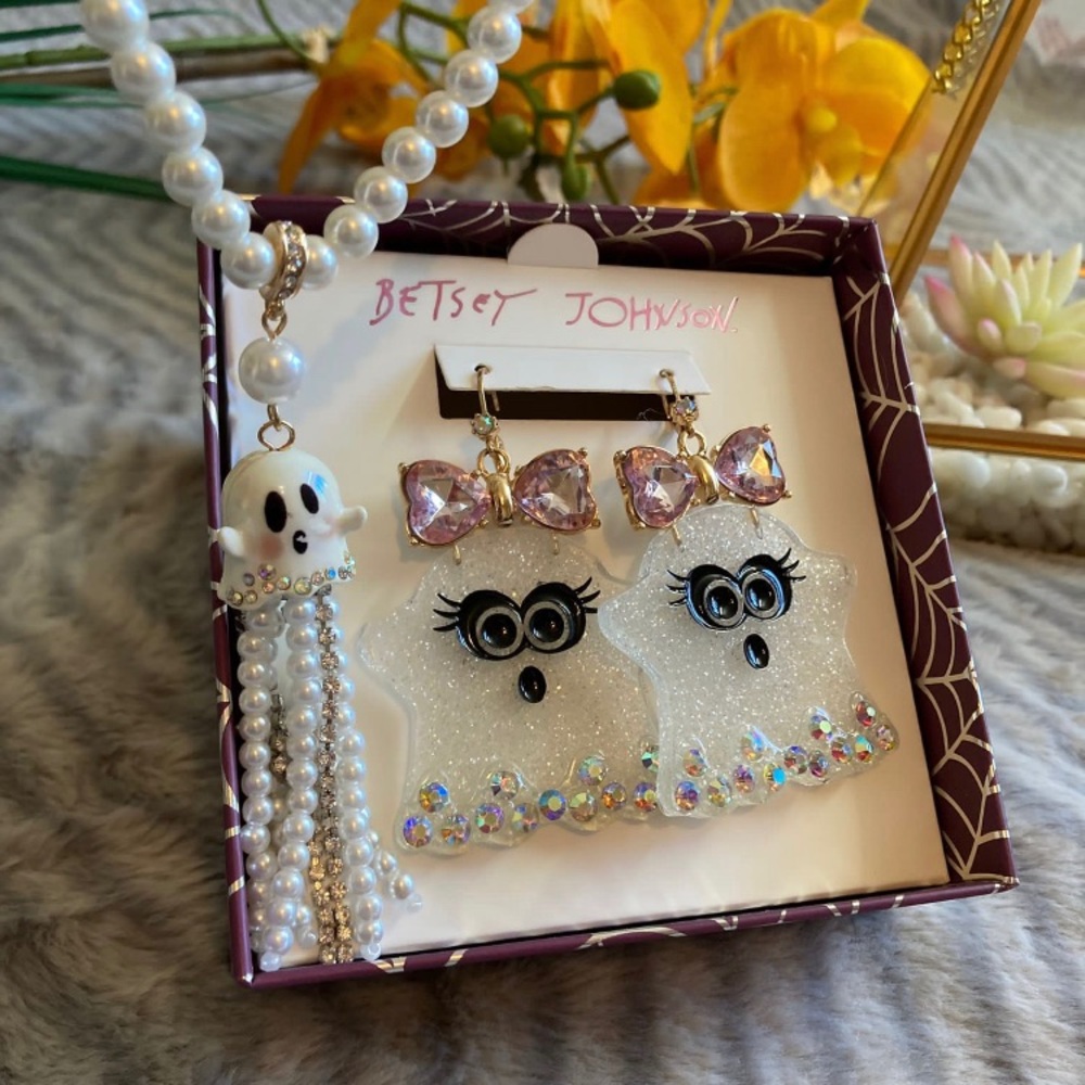 HOST PICK 🥳🥳NWT BETSEY GHOSTIES SET - Picture 3 of 9